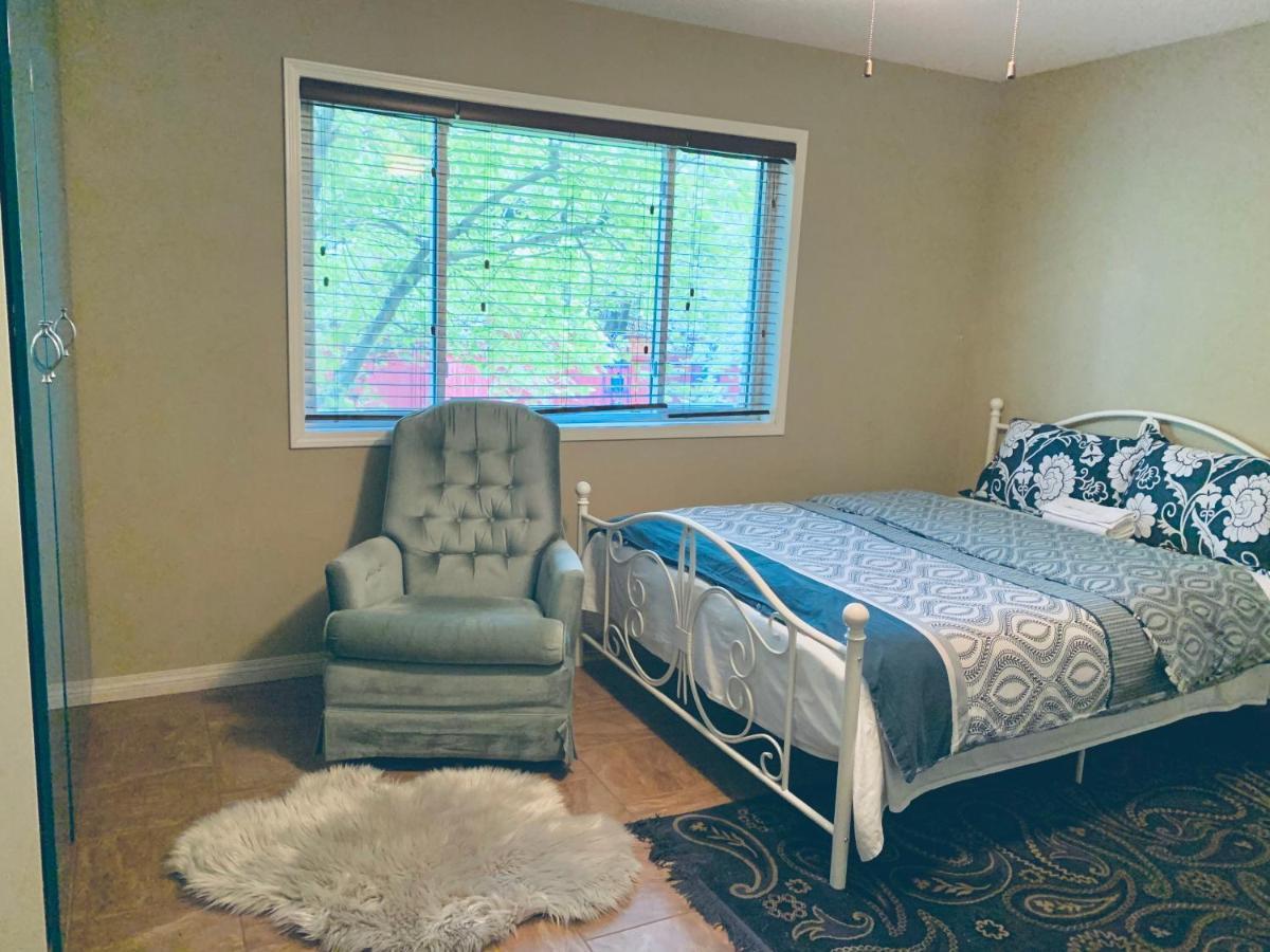 Brother Li Homestay Calgary Zewnętrze zdjęcie