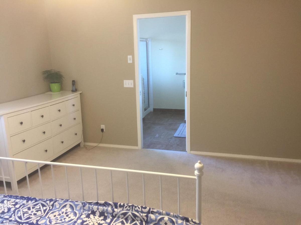 Brother Li Homestay Calgary Zewnętrze zdjęcie