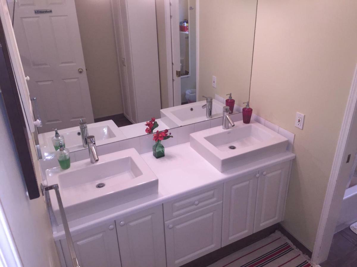 Brother Li Homestay Calgary Zewnętrze zdjęcie